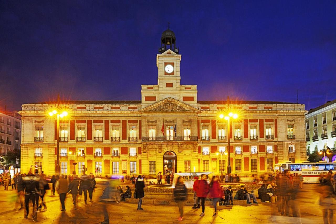 La Reina De Gran Via - Parking Tph Bed and Breakfast Madrid Eksteriør billede