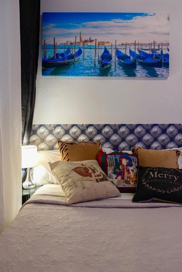 La Reina De Gran Via - Parking Tph Bed and Breakfast Madrid Eksteriør billede