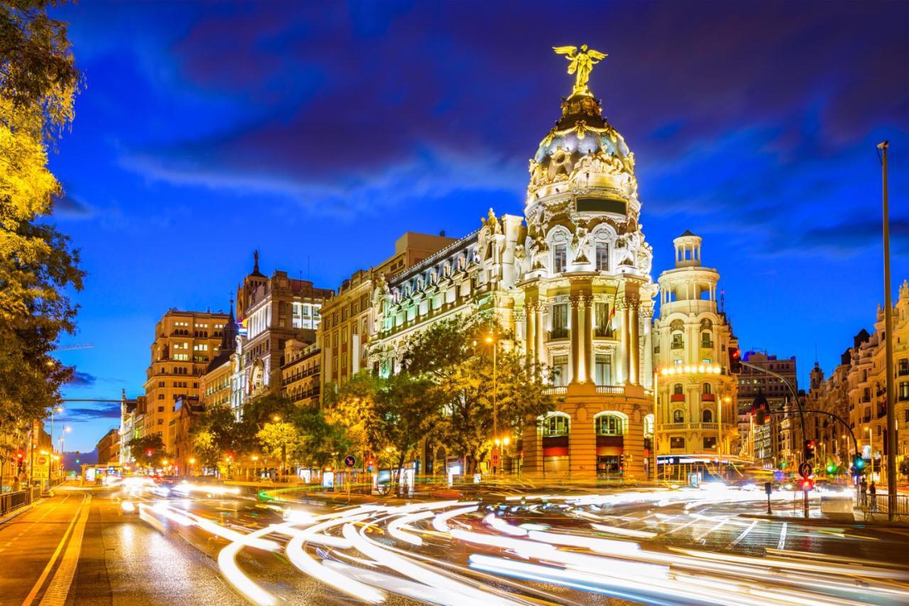 La Reina De Gran Via - Parking Tph Bed and Breakfast Madrid Eksteriør billede